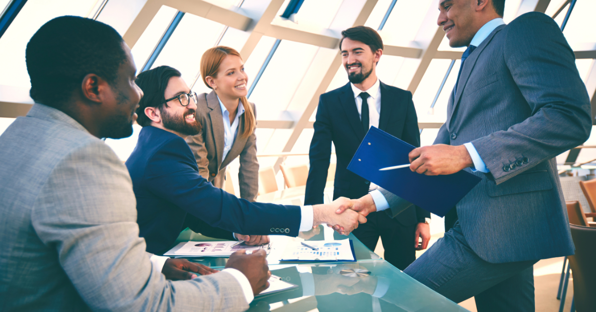 Business Credit Lines vs. Traditional Loans: Best Option?